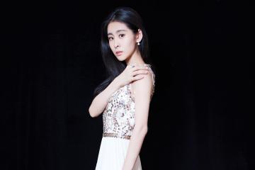 开云体育-鹈鹕的镰刀与巨塔的轰鸣，当收割遇上惊艳