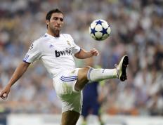 开云平台-奥亚尔萨瓦尔闪电破门引爆全场，伊朗险胜玻利维亚惊险晋级