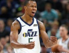 开云体育官网-爵士腰斩骑士，取得两连胜