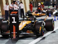 开云体育-包含梅赛德斯碾压索伯车队，拉塞尔刷新纪录的词条