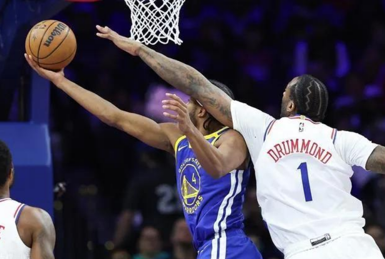 开云体育平台APP-NBA焦点战：詹姆斯vs詹姆斯，绝杀引发出线形势明朗的简单介绍