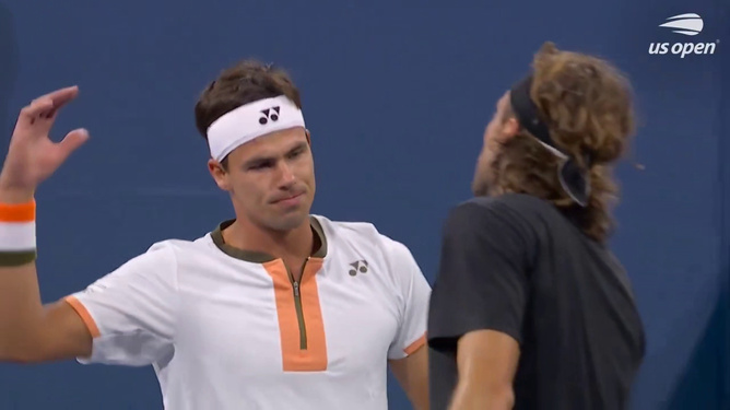 开云下载-包含澳大利亚网球队血洗日本网球队,西西帕斯关键制胜的词条