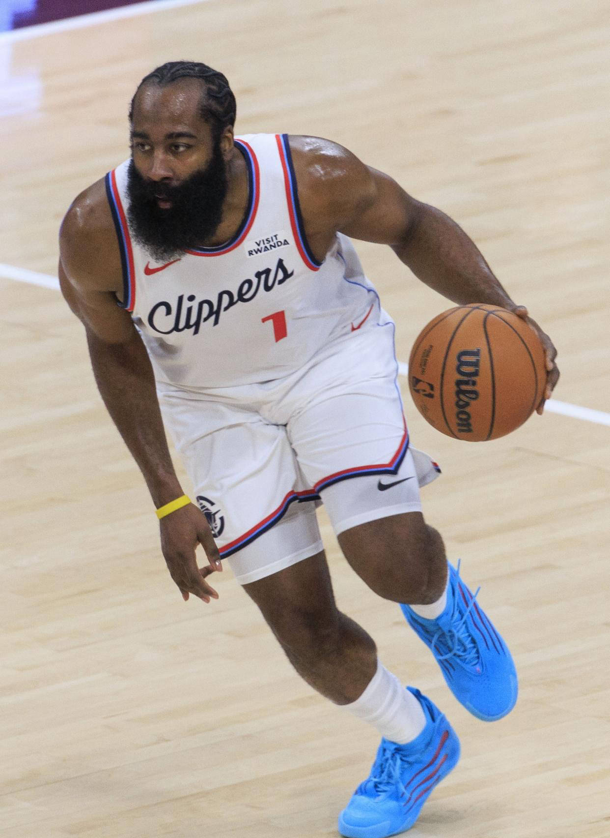 开云体育入口-山东队险胜广东队，哈登高光表现