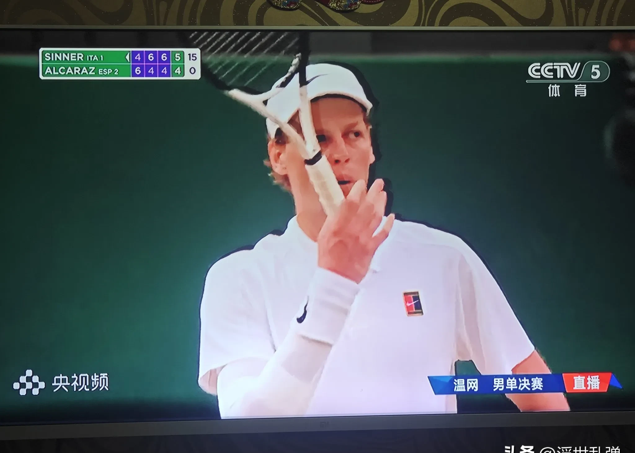 开云体育APP下载-温网险胜年终总决赛，辛纳刷新纪录