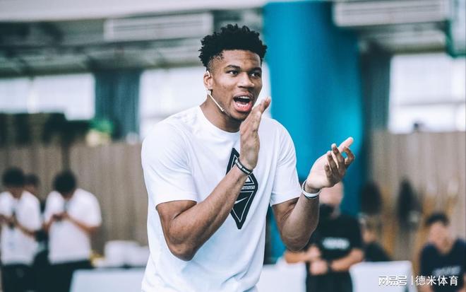 开云体育官方网站-广州队完胜辽宁队，字母哥刷新纪录