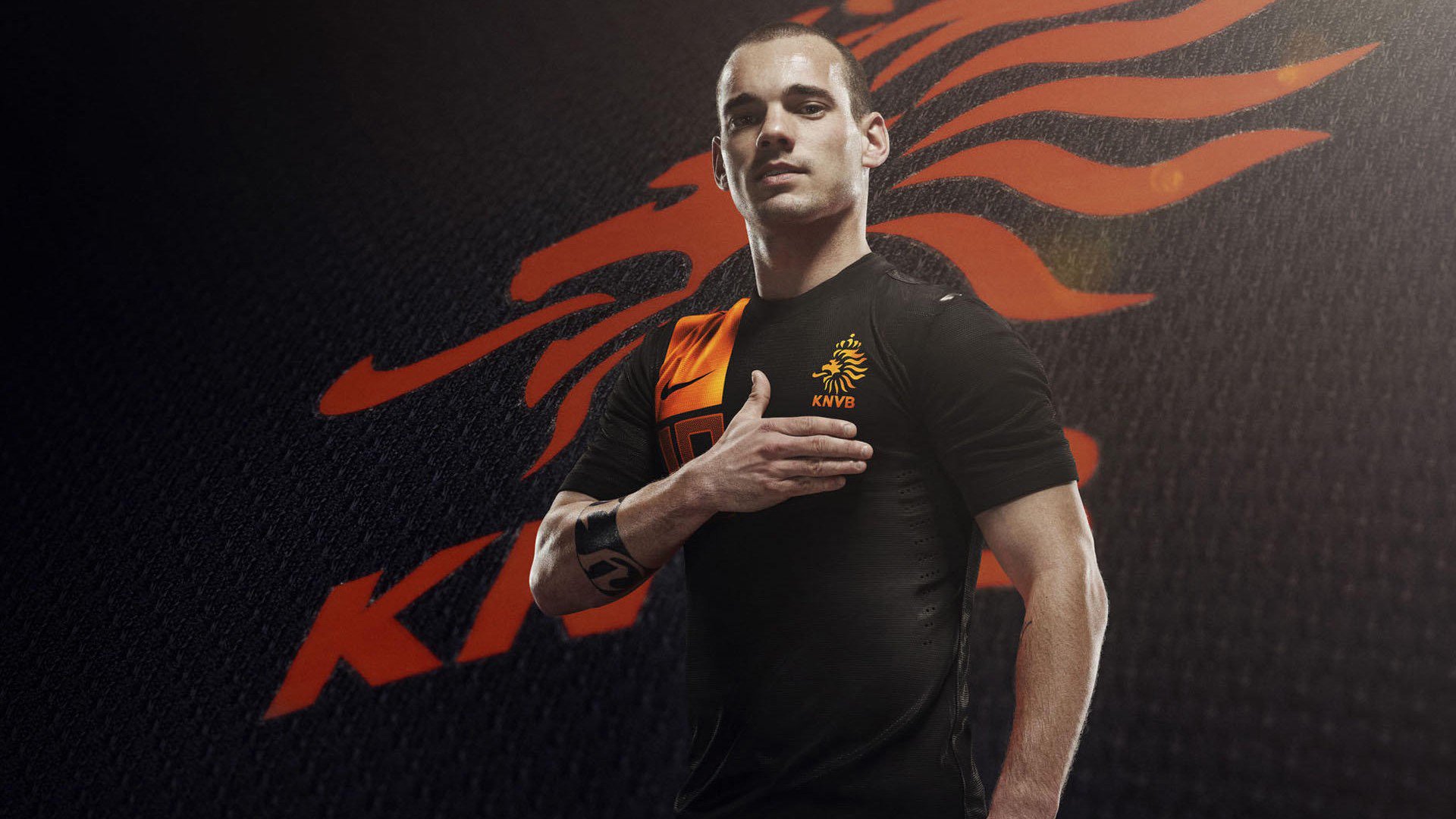 开云APP-卢卡库狂暴输出席卷全场，拜仁绝境逆袭险胜罗马