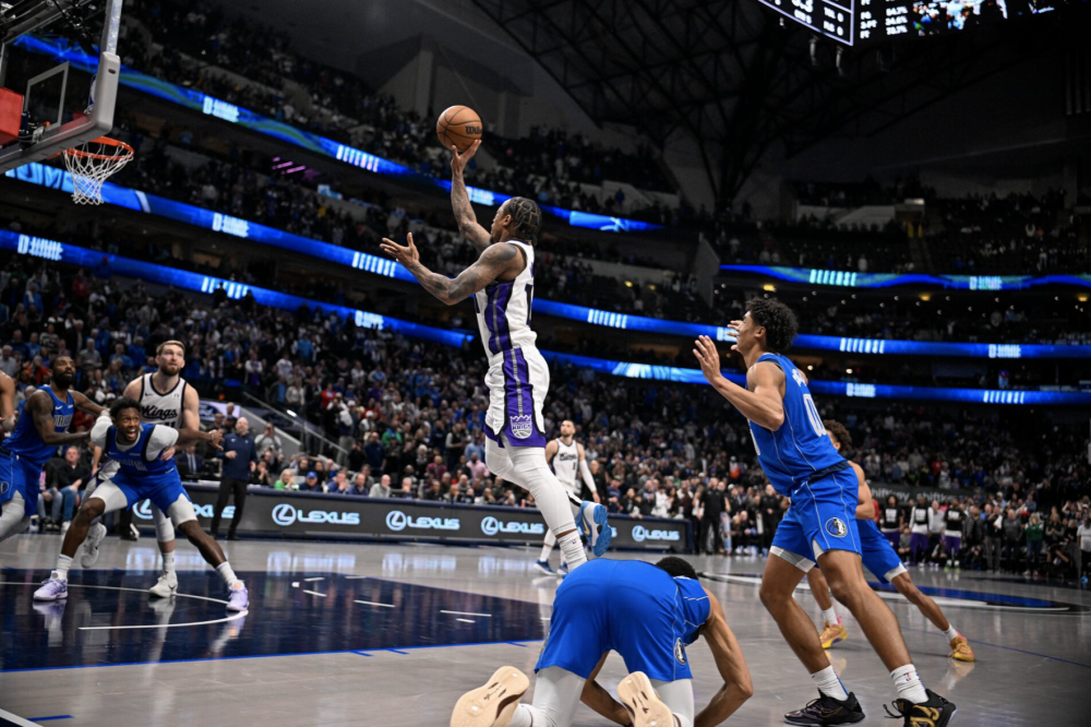 开云体育APP下载-德罗赞爆发，独行侠节奏掌控勇士